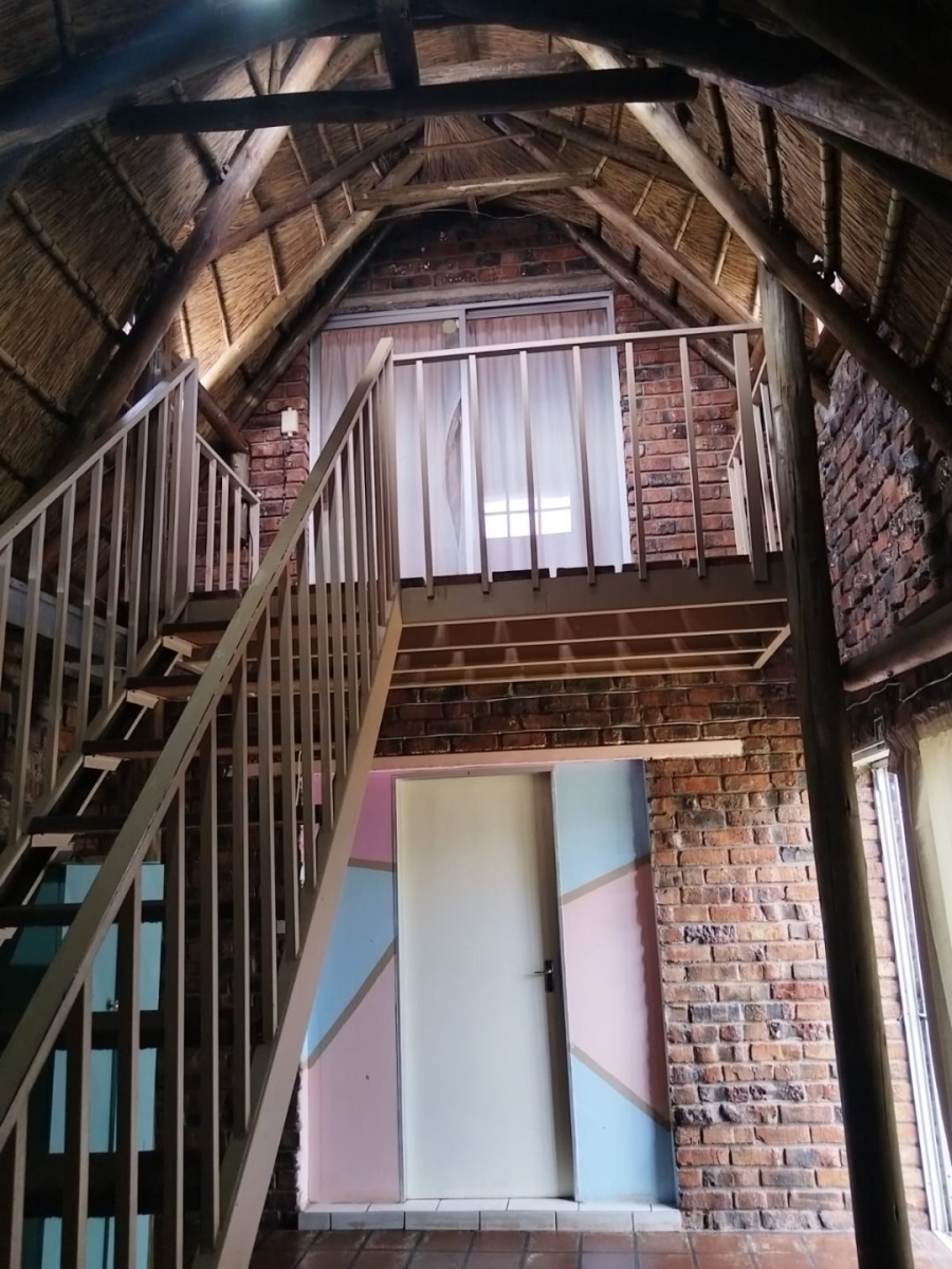 9 Bedroom Property for Sale in Brandwag Free State